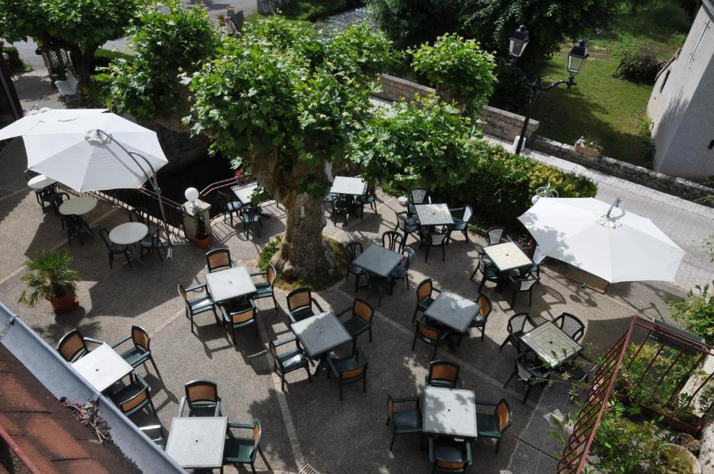 Logis Hotels - Auberge De L'Ile - Hotel 3 Etoiles Et Restaurant Creysse  Exterior photo