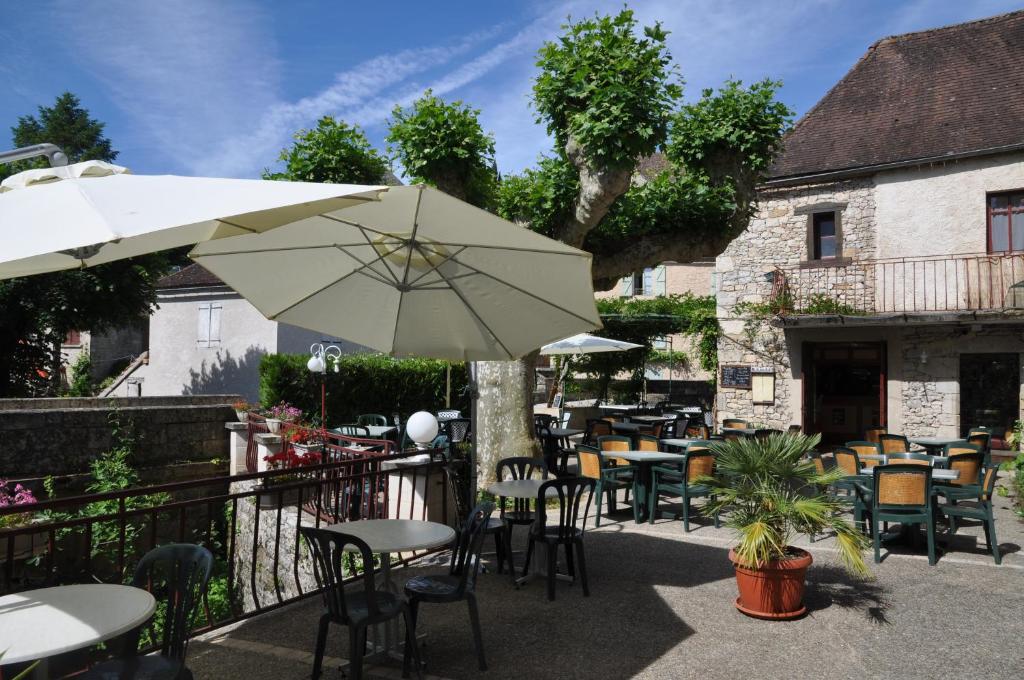 Logis Hotels - Auberge De L'Ile - Hotel 3 Etoiles Et Restaurant Creysse  Exterior photo