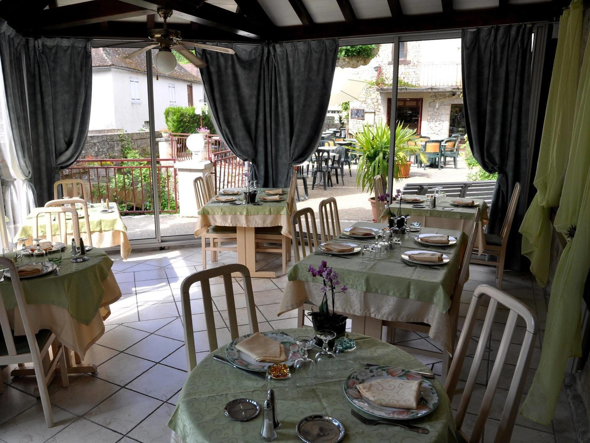 Logis Hotels - Auberge De L'Ile - Hotel 3 Etoiles Et Restaurant Creysse  Exterior photo